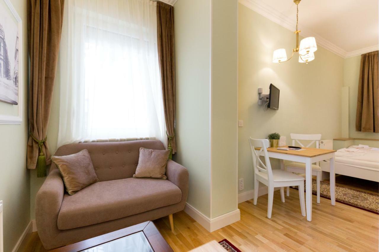 Roland Apartments Budapest Exteriör bild